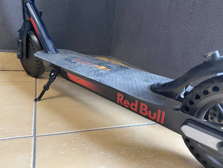 HULAJNOGA ELEKTRYCZNA RED BULL RACING 8.5 NIEBIESKO-CZERWONY GWARANCJA !!
