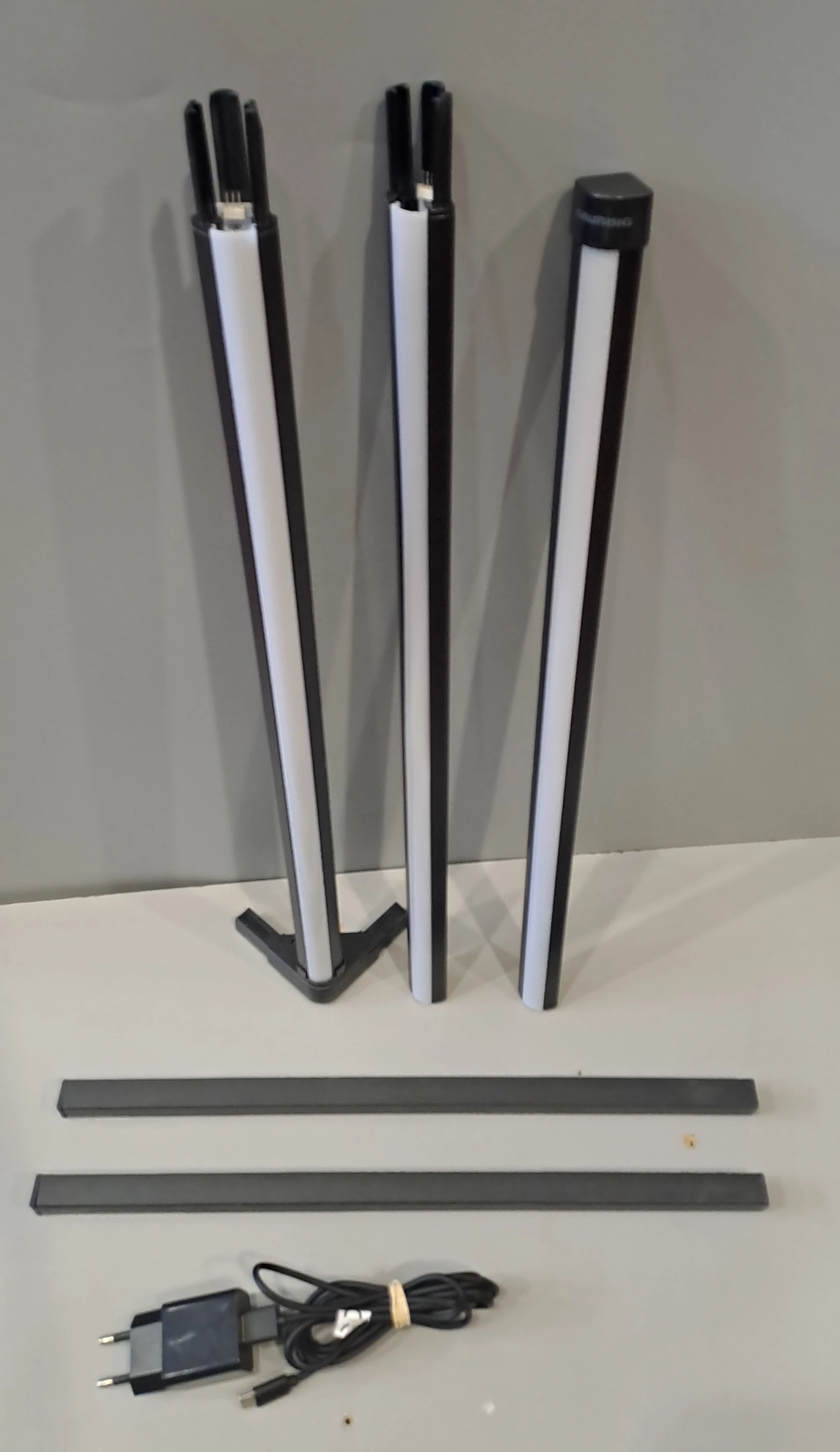 lampa-narozna-grundig-led-floor-lamp-kolor-bialy