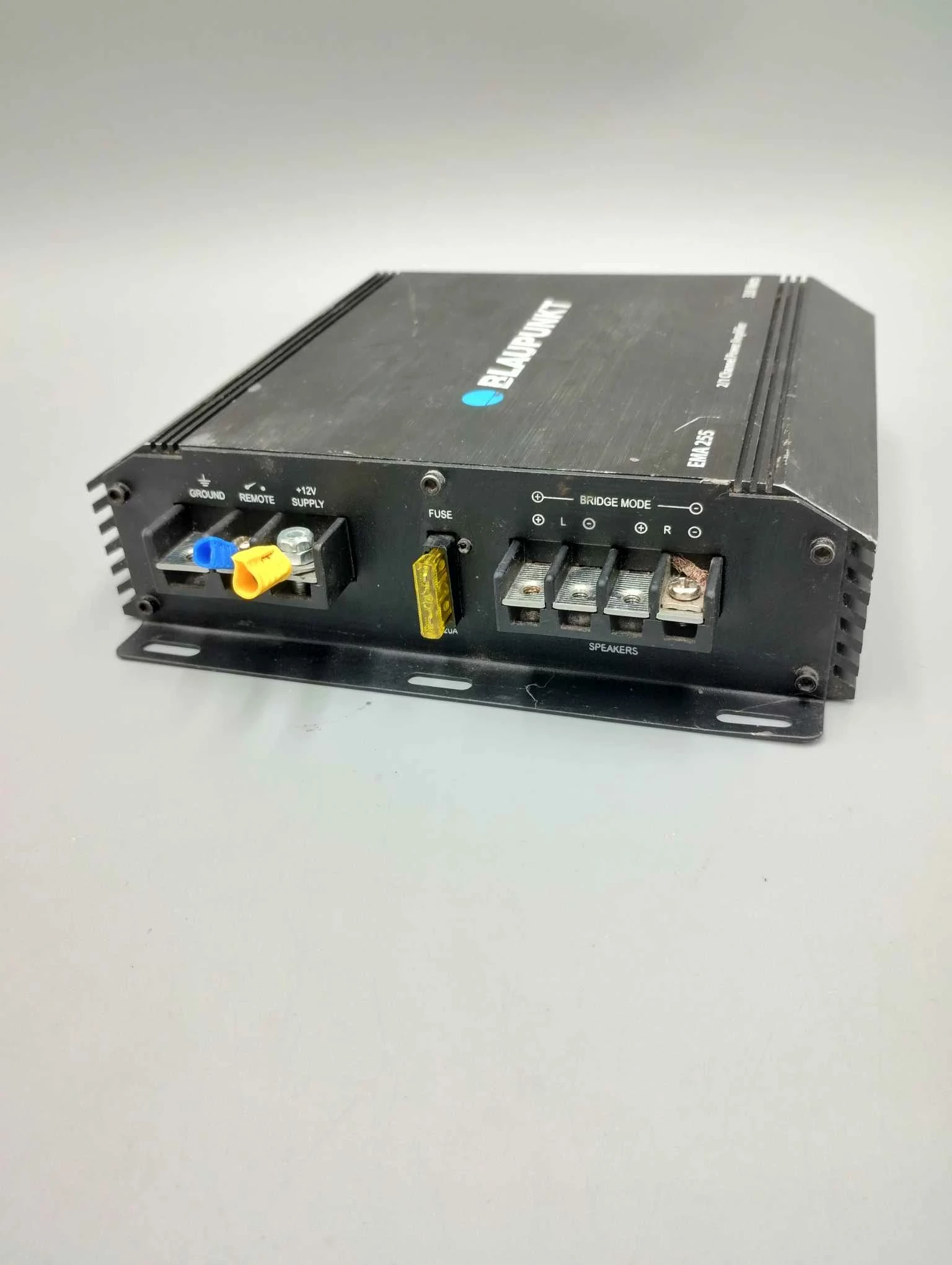 wzmacniacz-blaupunkt-ema-255-stan-uzywany