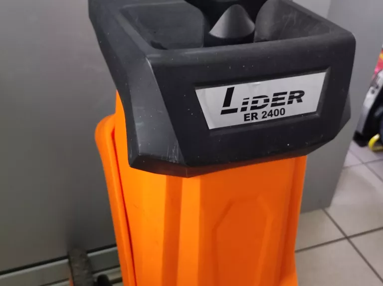 ROZDRABNIARKA DO GAŁĘZI LIDER ER2400