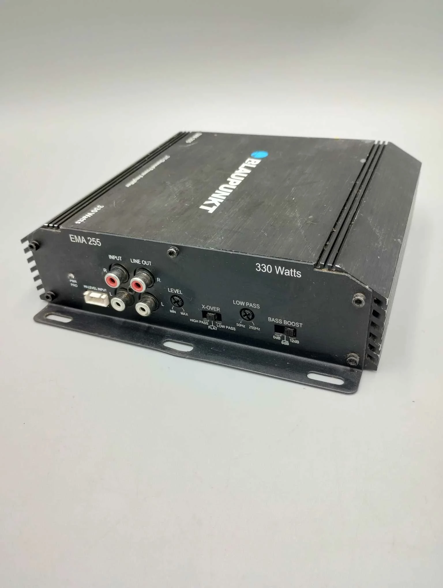 wzmacniacz-blaupunkt-ema-255-marka-blaupunkt