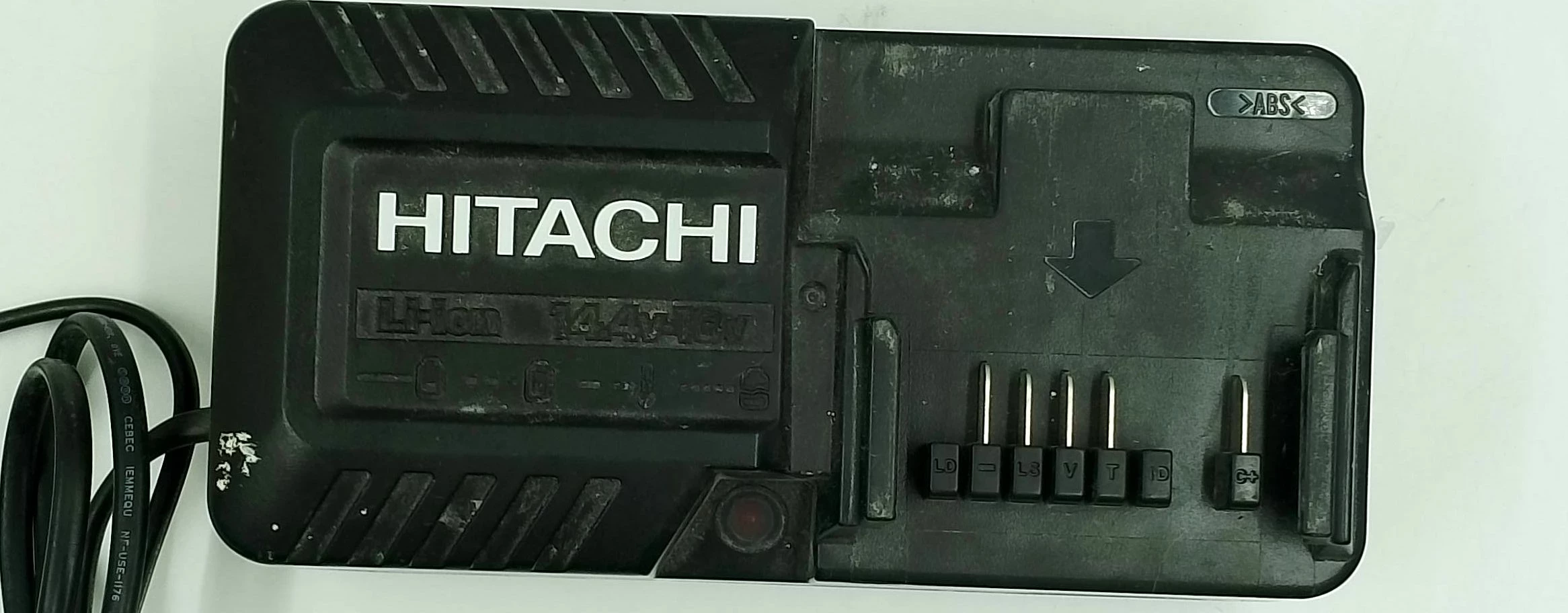 zestaw-ladowarka-hitachi-uc-18yksl-akumulator-hitachi-akku-bsl-1815-ean-gtin-4966376227976