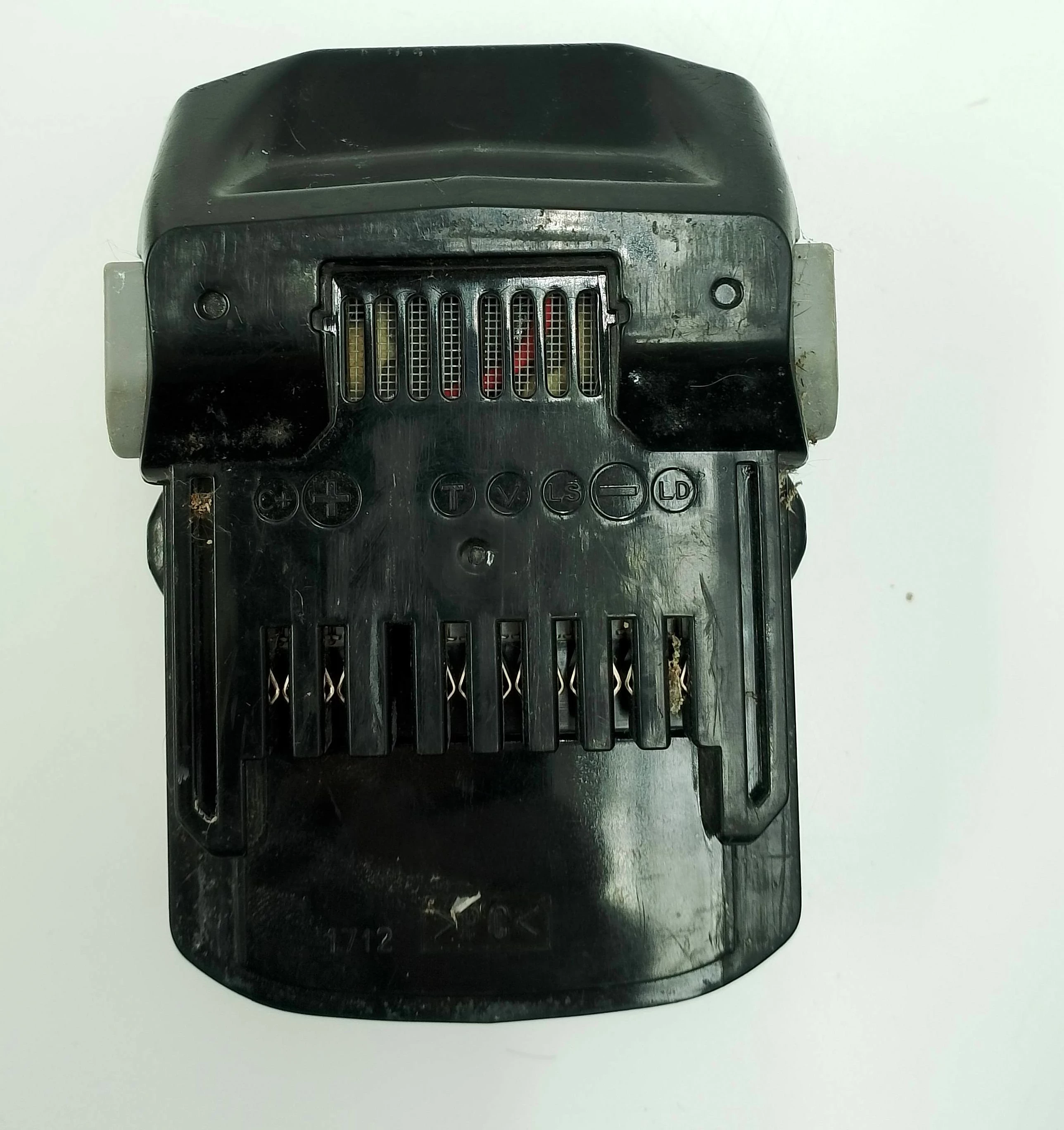 zestaw-ladowarka-hitachi-uc-18yksl-akumulator-hitachi-akku-bsl-1815-marka-hitachi