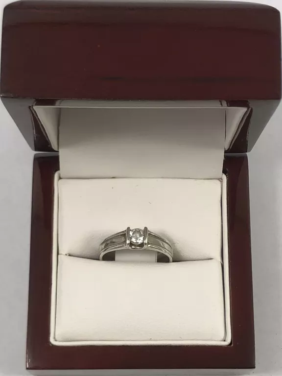 SREBRNY PIERŚCIONEK 2,75G 925