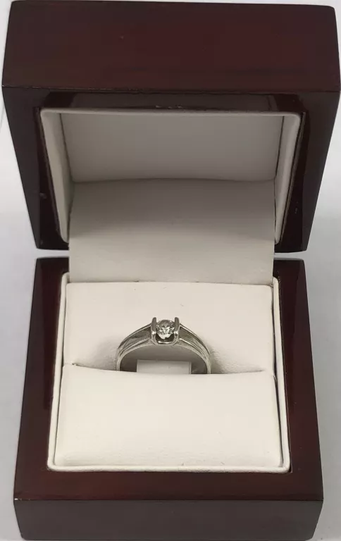 SREBRNY PIERŚCIONEK 2,75G 925