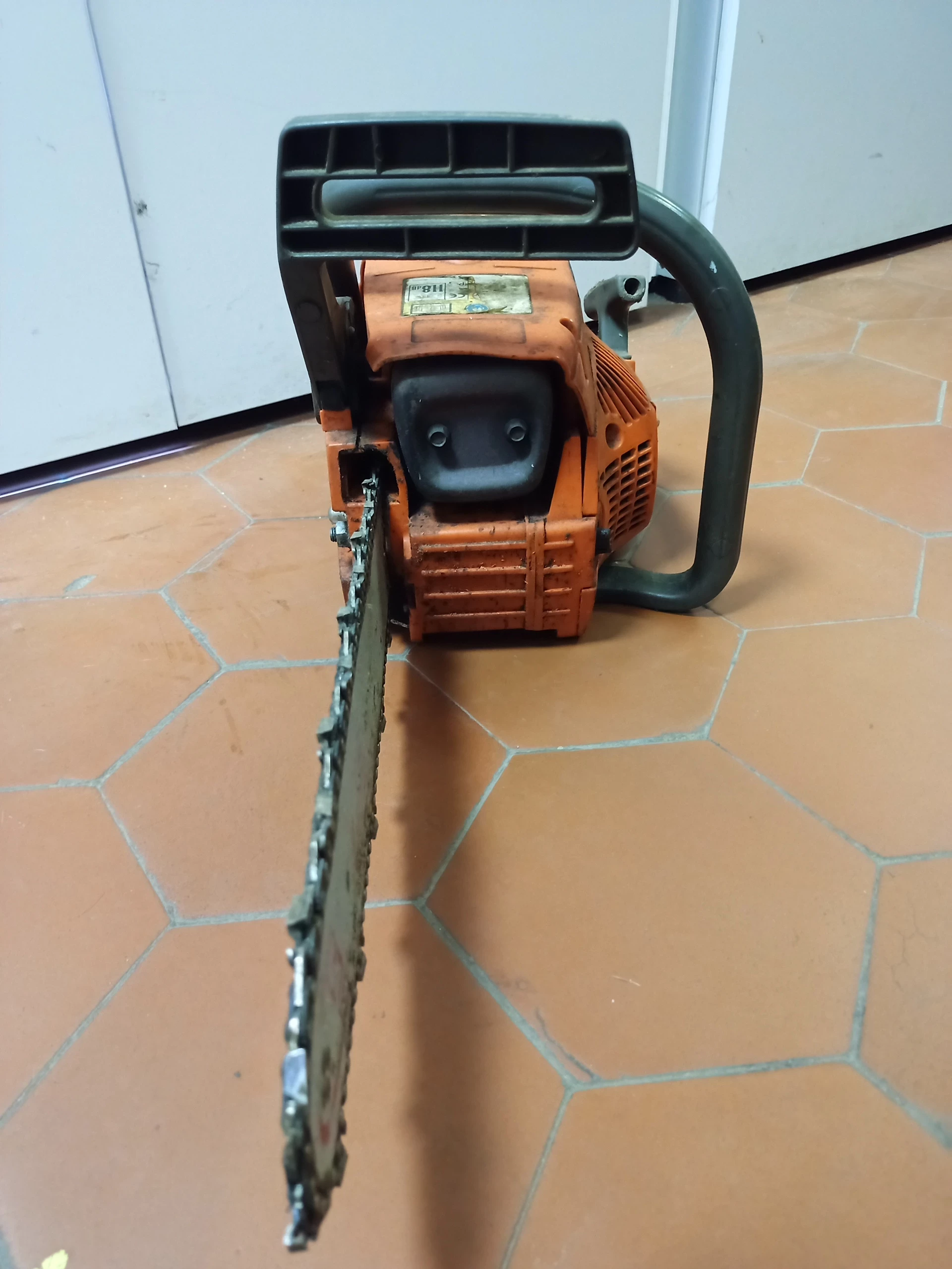 pila-spalinowa-husqvarna-137-stan-uzywany