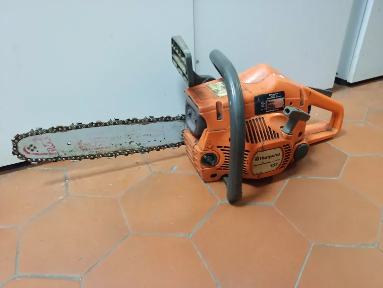 PIŁA SPALINOWA HUSQVARNA 137