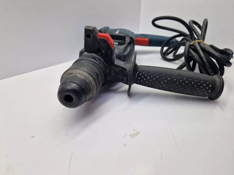 WIERTARKA UDAROWA BOSCH PROFESSIONAL GBH 2-28 F + WALIZKA