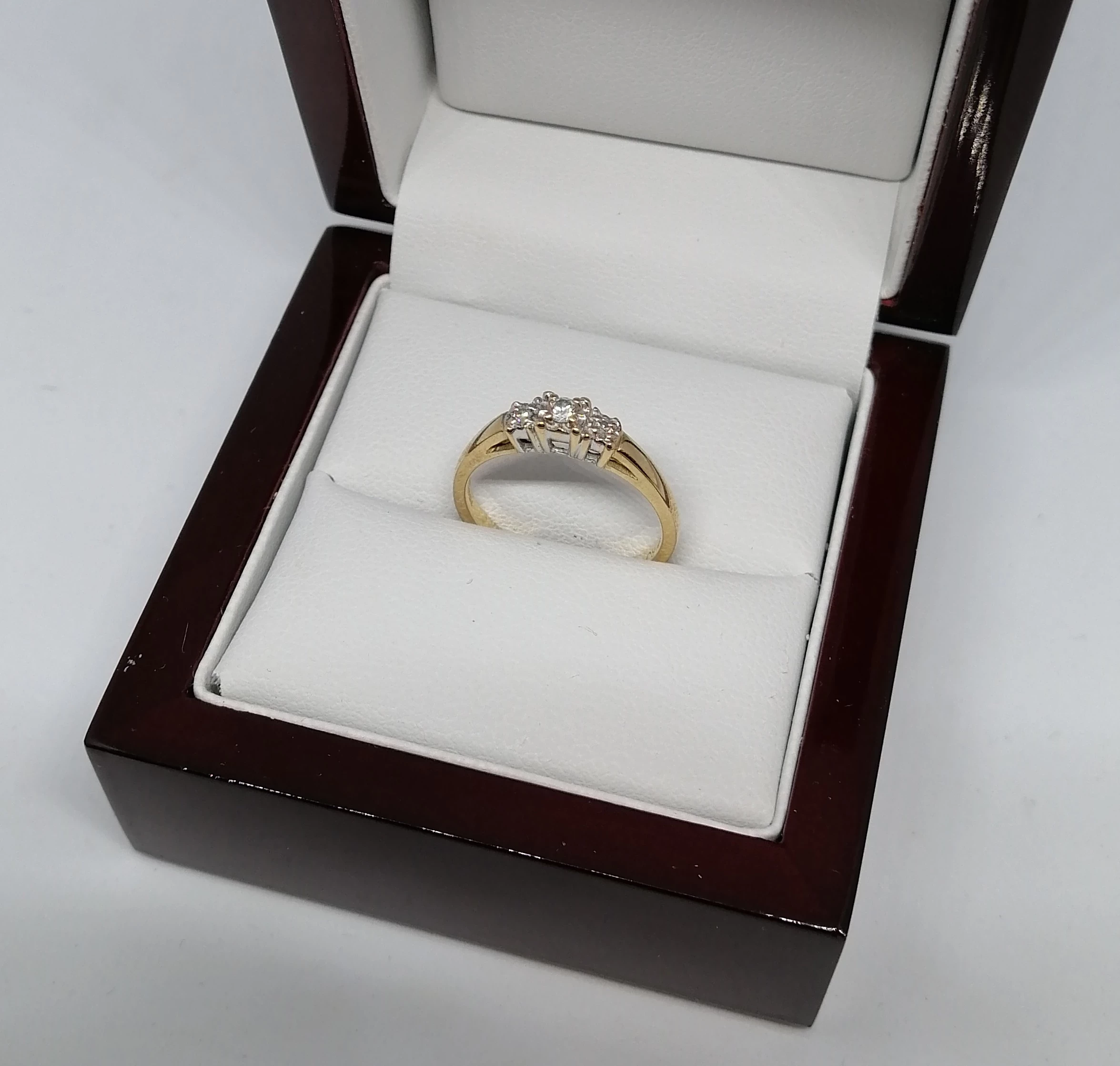 sliczny-zloty-pierscionek-z-brylantami-14k-r-13-ean-gtin-0023112002458