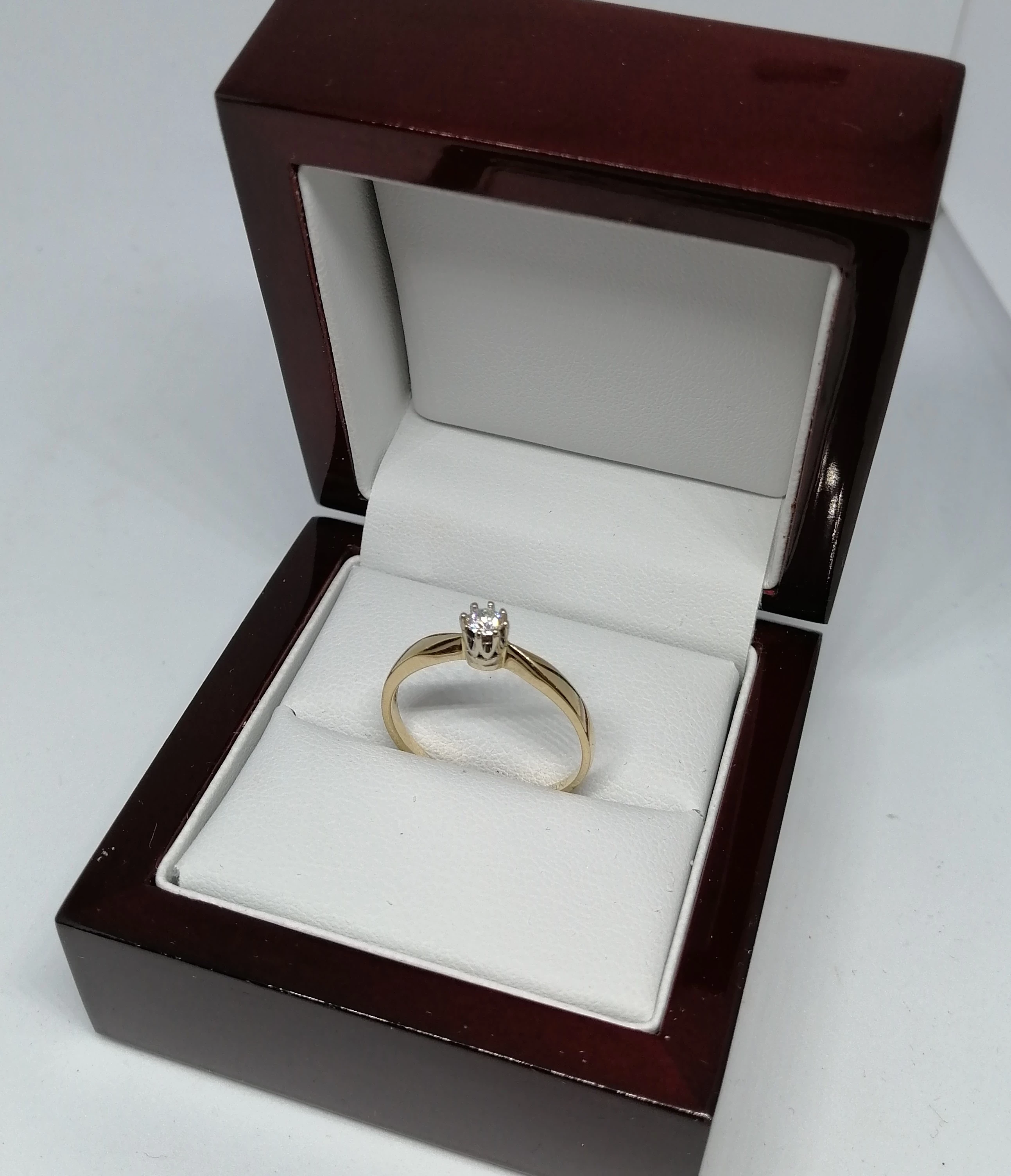 zloty-pierscionek-z-brylantem-14k-r20-stan-11323-2