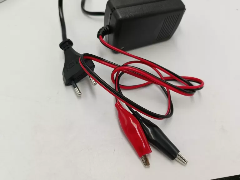 ŁADOWARKA PROSTOWNIK AKUMULATORÓW ŻELOWYCH 12V 1A KF-K121500