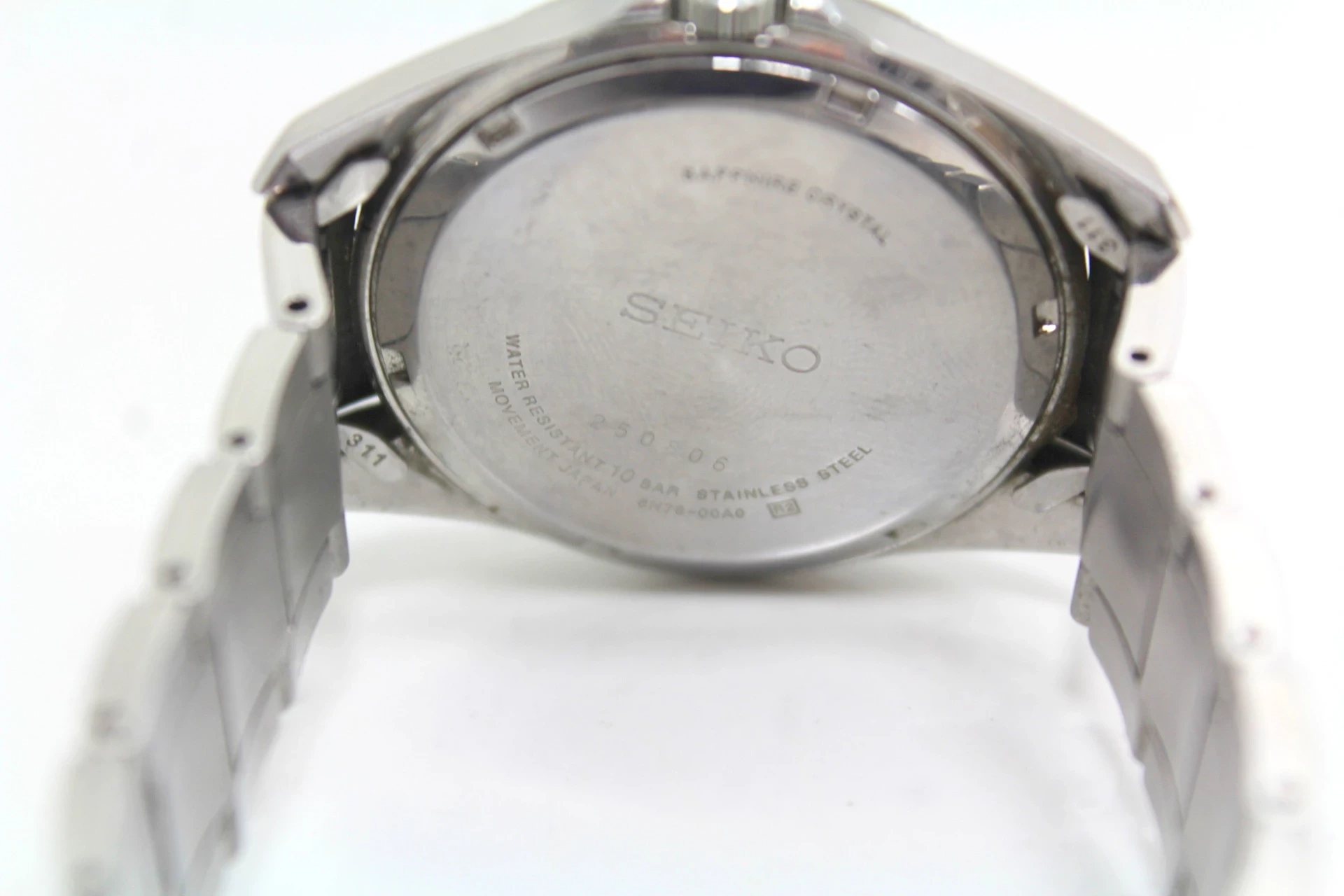 zegarek-seiko-sur009p1-250806-funkcje-datownik