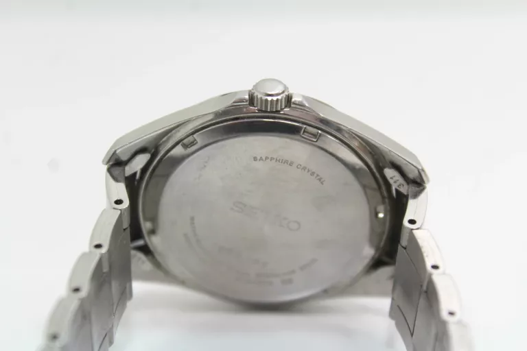 zegarek-seiko-sur009p1-250806-ksztalt-koperty-okragla