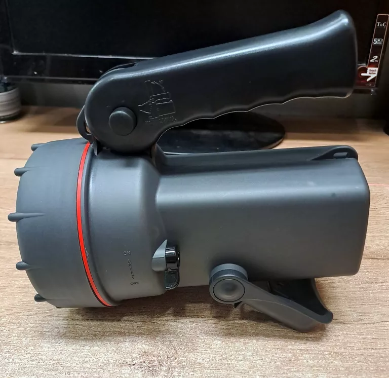 MACTRONIC ŁADOWALNY SZPERACZ 230V HALOGEN JML 8999