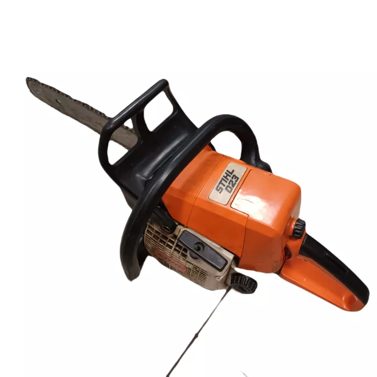 PIŁA STIHL MS 023 SPALINOWA 2,7 KM / 2 KW OPIS