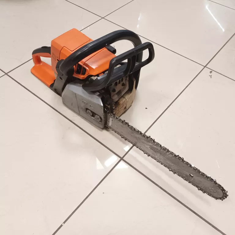 PIŁA STIHL MS 023 SPALINOWA 2,7 KM / 2 KW OPIS