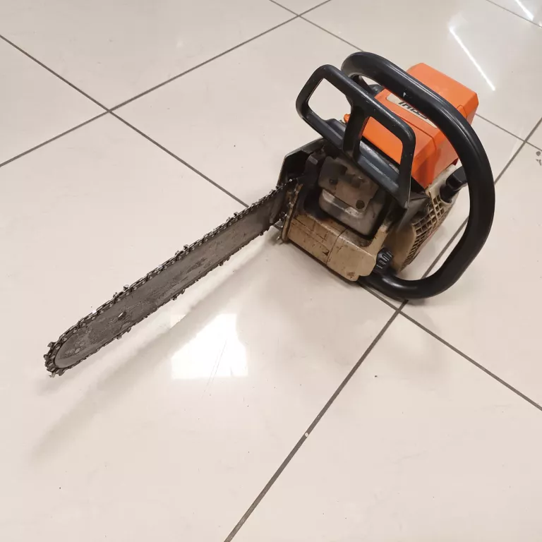 PIŁA STIHL MS 023 SPALINOWA 2,7 KM / 2 KW OPIS