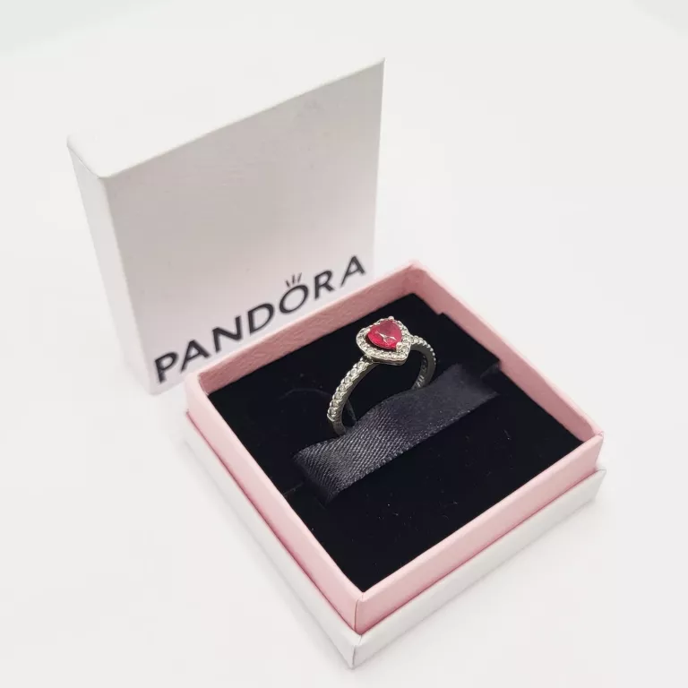 PANDORA SREBRNY PIERŚCIONEK Z WYPUKŁYM CZERWONYM SERCEM 925