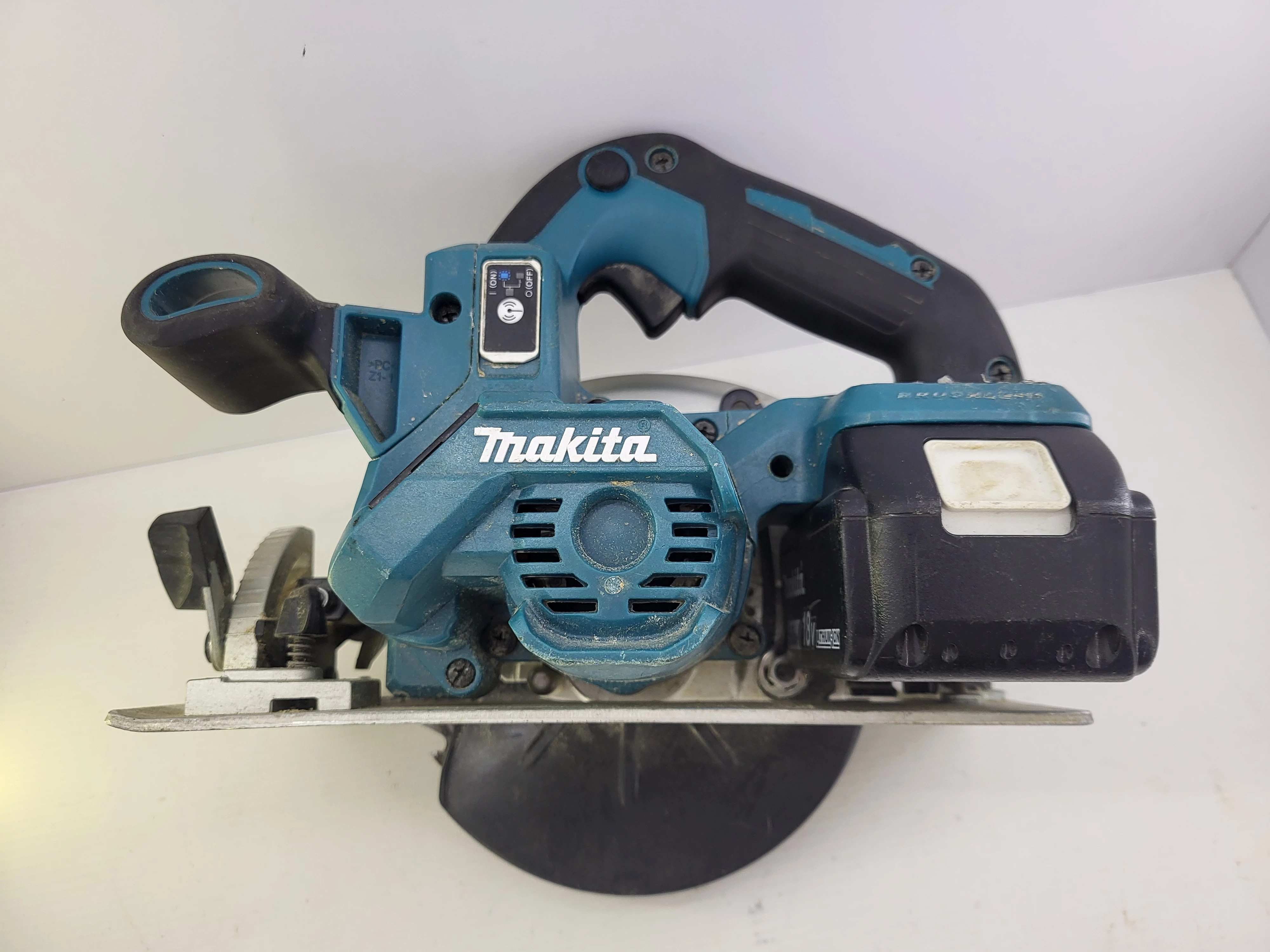 pilarka-tarczowa-makita-dhs661-aku-18v-marka-makita