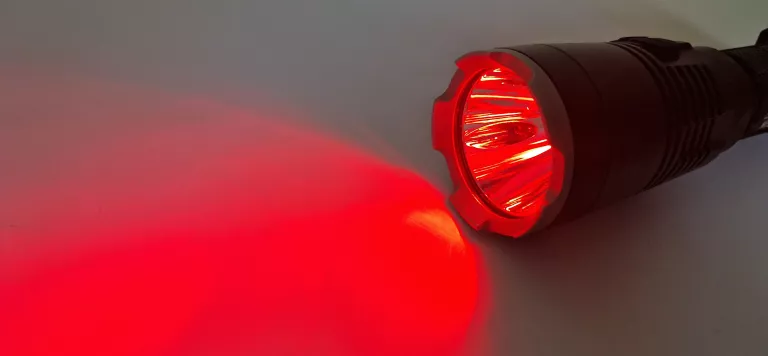 LATARKA NITECORE MH27UV 1000LM USB ŚWIATŁO BIAŁE,CZERWONE,NIEBIESKIE,UV