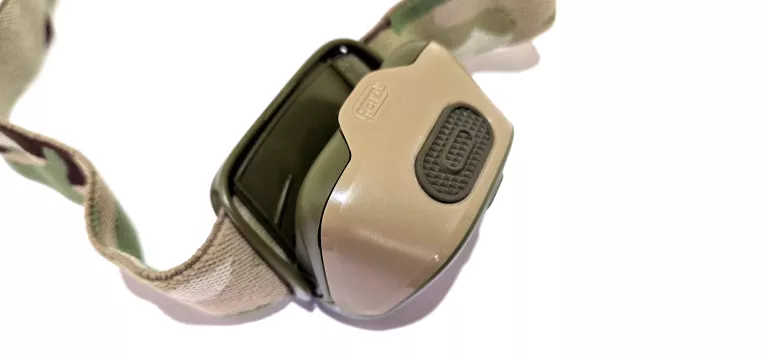 LATARKA CZOŁOWA PETZL TACTIKKA + RGB 4 KOLORY ŚWIATŁA CONSTANT LIGHT 350 L