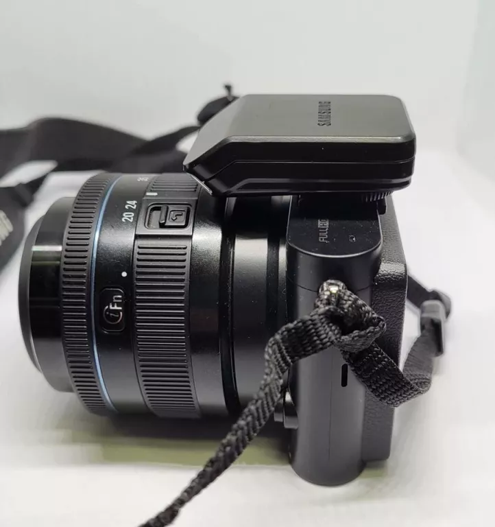 APARAT CYFROWY SAMSUNG NX1000 ZESTAW