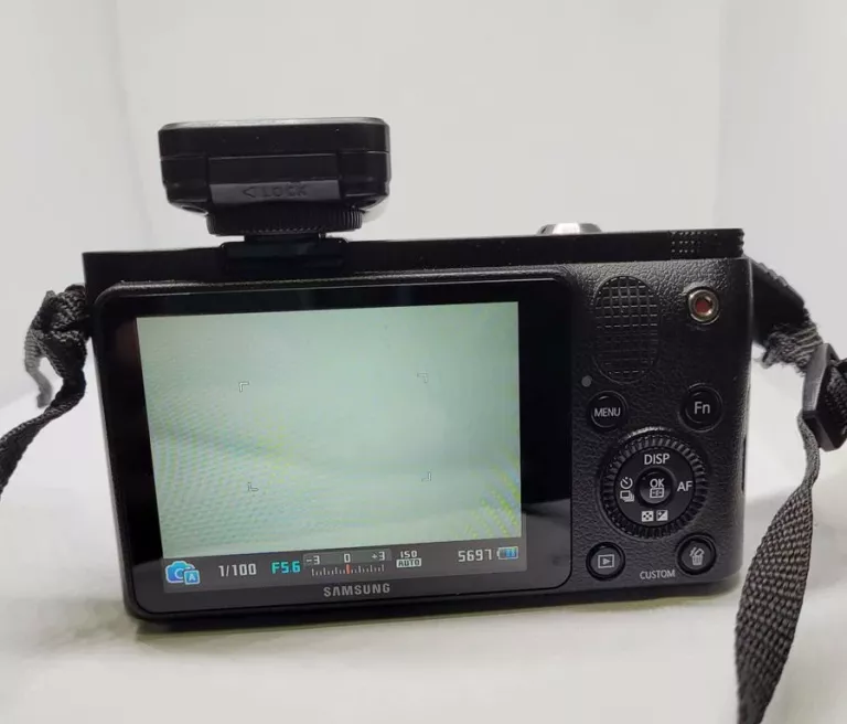 APARAT CYFROWY SAMSUNG NX1000 ZESTAW