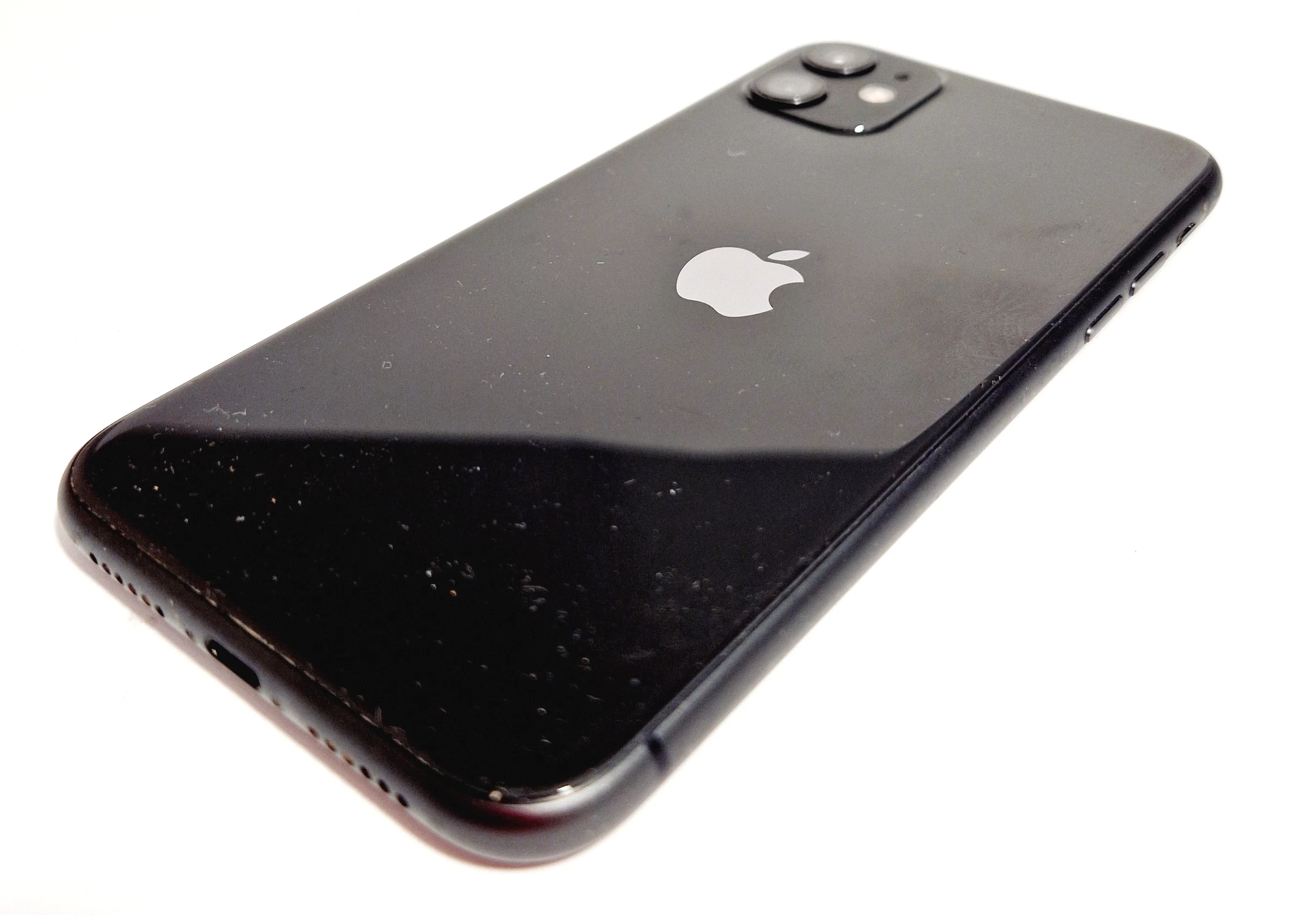 telefon-iphone-11komplet-przekatna-ekranu-610