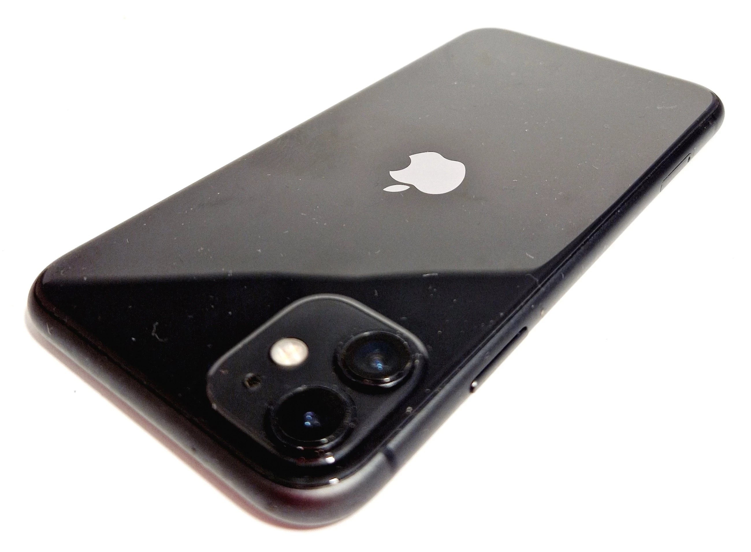 telefon-iphone-11komplet-wbudowana-pamiec-64-gb