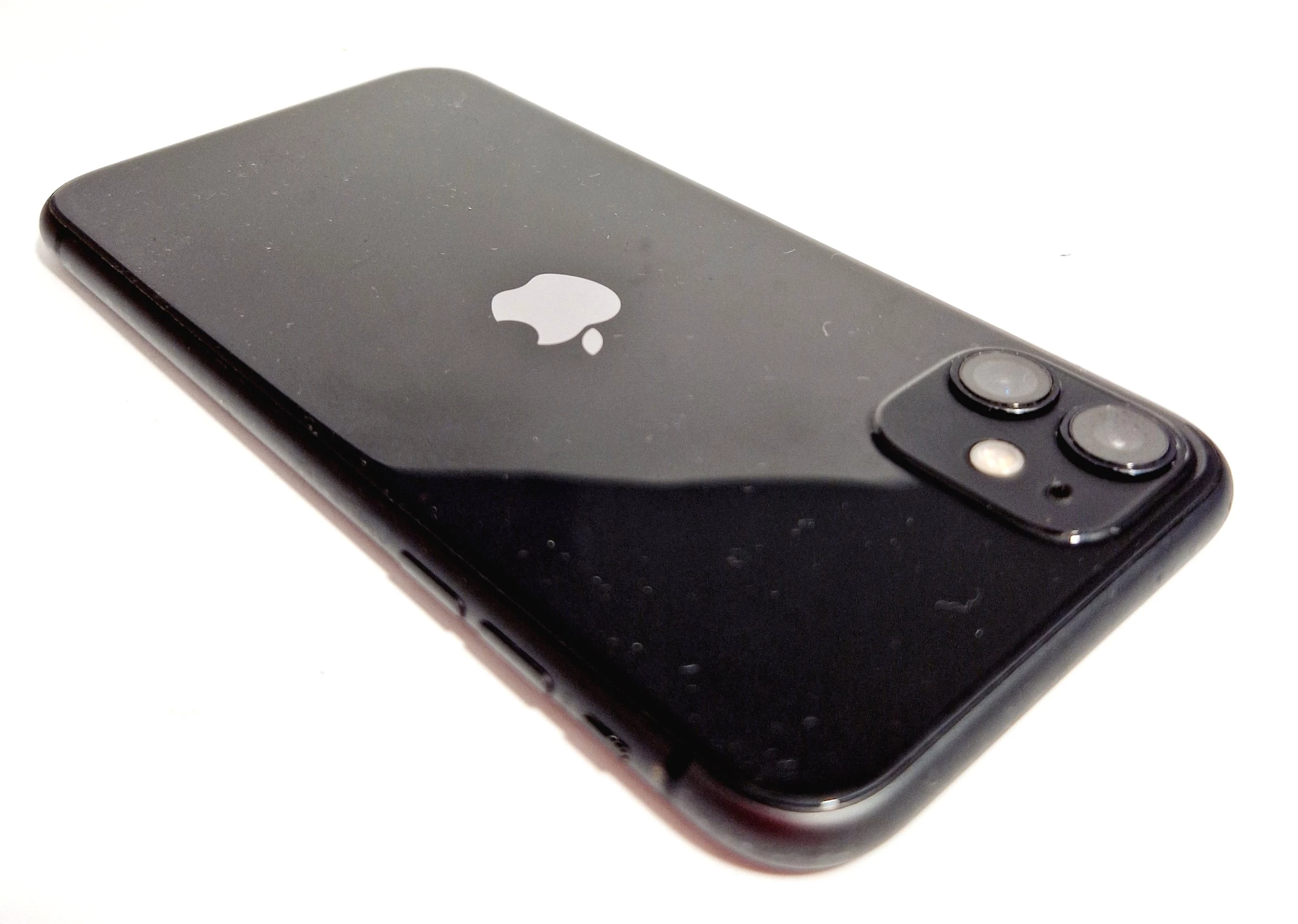 telefon-iphone-11komplet-pamiec-ram-4-gb