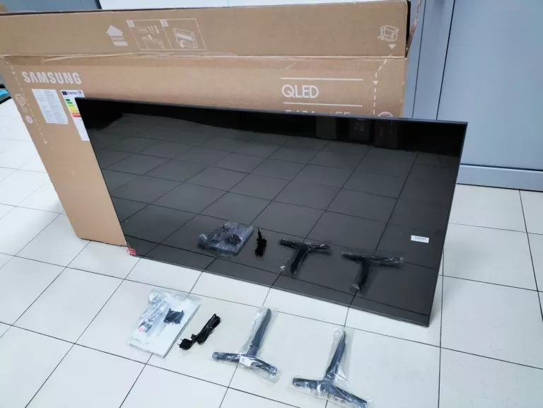 TELEWIZOR SAMSUNG QLED Q60 QE55Q67AAU