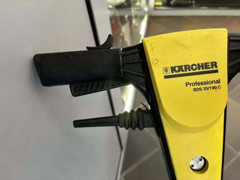 szorowarka-karcher-bds-33190c-stan-uzywany