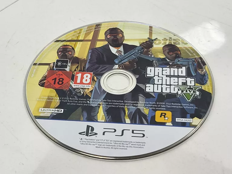 KONSOLA PS5 825 GB + GTA V