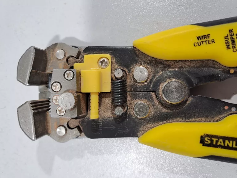 STANLEY FMHT0-96230 SZCZYPCE ŚCIĄGACZ DO CIĘCIA I ŚCIĄGANIA IZOLACJI