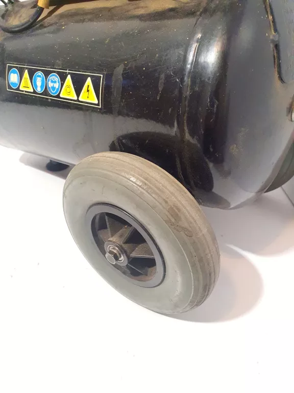 KOMPRESOR OLEJOWY SPRĘŻARKA BLACK DECKER BD 160/24