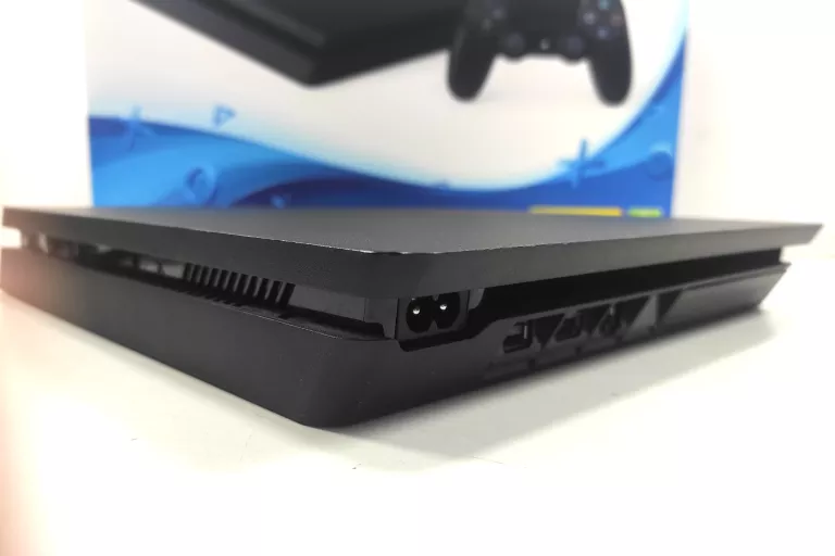KONSOLA PS4 SLIM 500GB+GRAN TURISMO SPORT, PAD, SŁUCHAWKI PS4