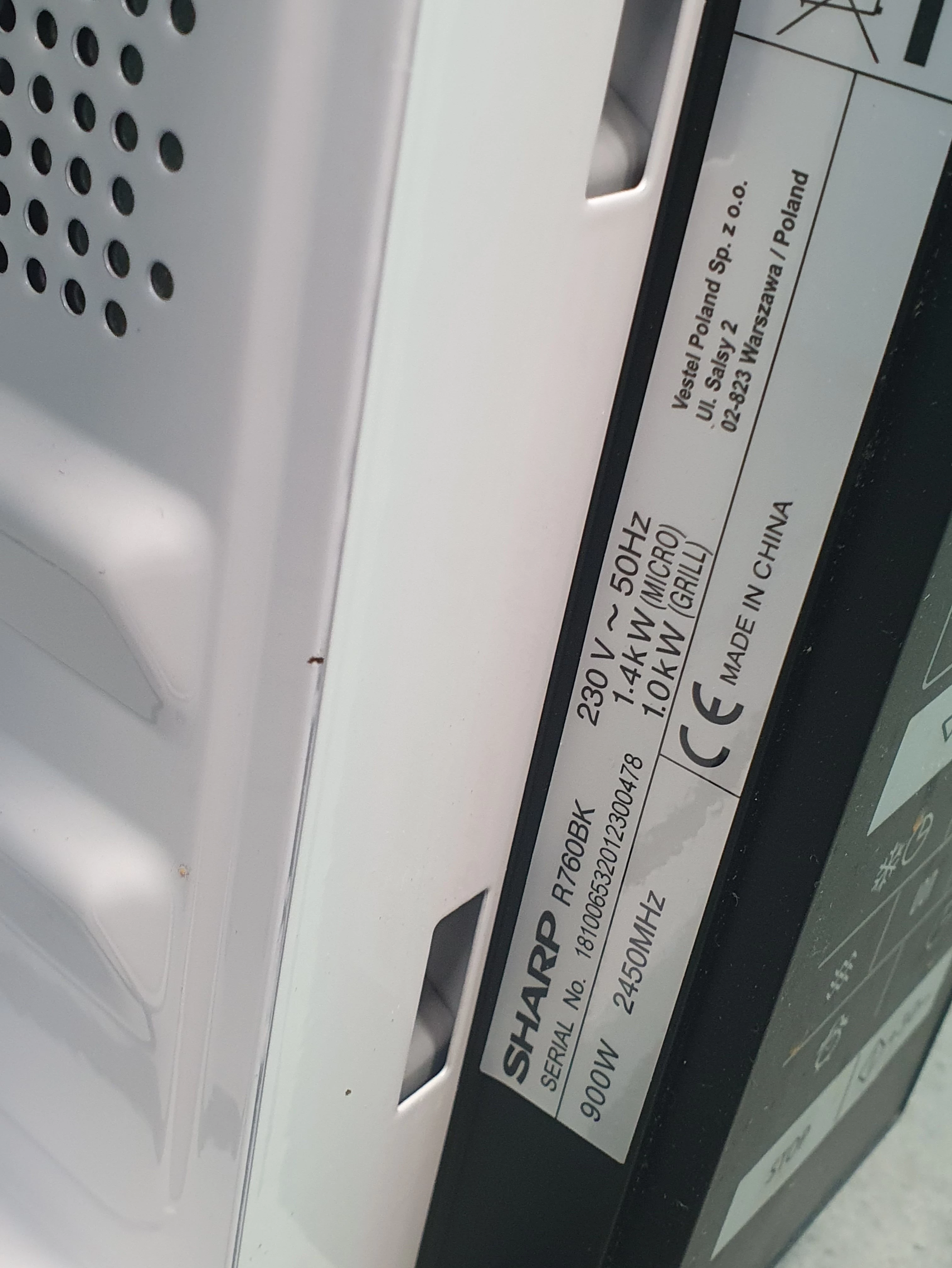 kuchenka-mikrofalowa-sharp-r760bk-moc-mikrofal-900