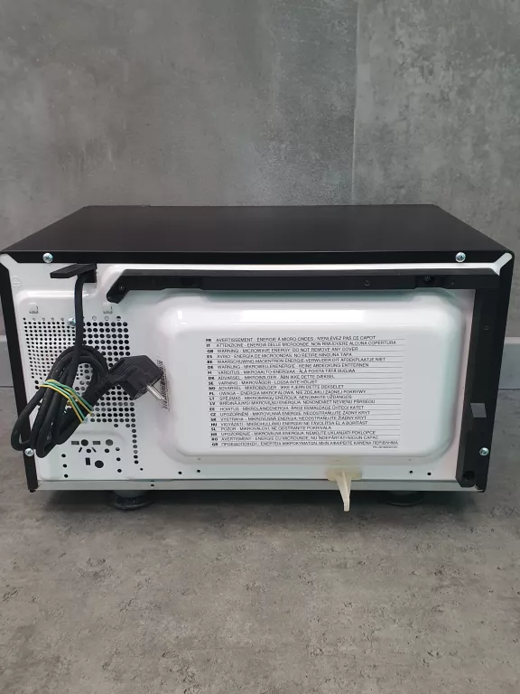 KUCHENKA MIKROFALOWA SHARP R760BK