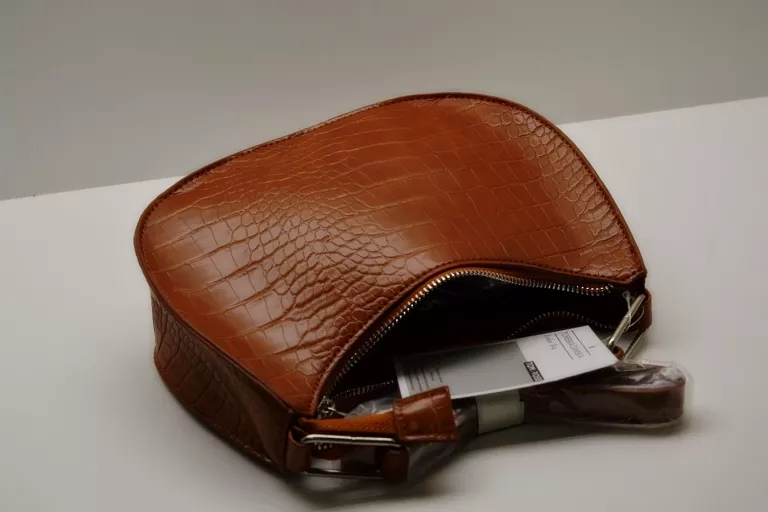 TOM & ROSE TOREBKA MAŁA CAMEL NA RAMIĘ HOBO
