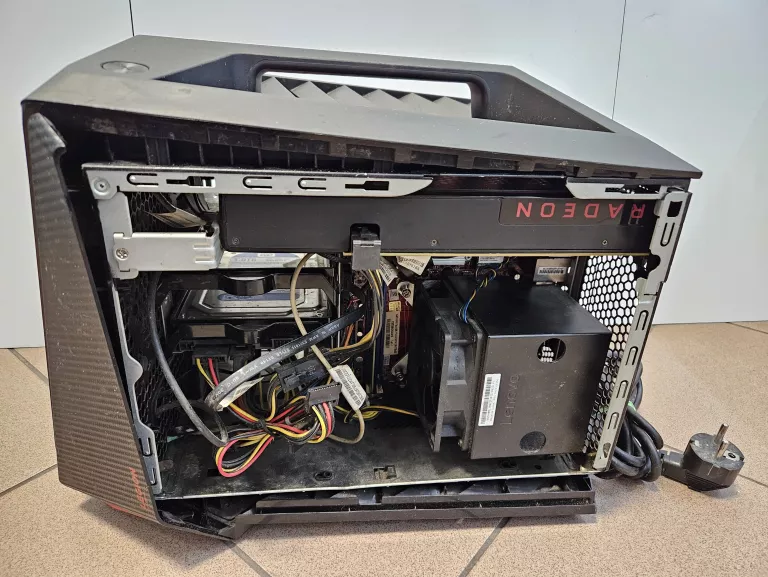 KOMPUTER LENOVO Y720 CUBE 15ISH 8GB 1000GB HDD I5 7GEN RADEON RX480