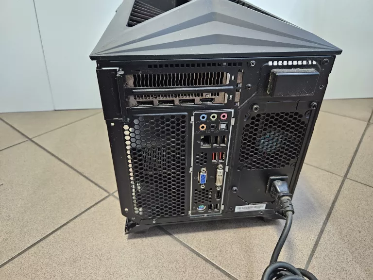 KOMPUTER LENOVO Y720 CUBE 15ISH 8GB 1000GB HDD I5 7GEN RADEON RX480