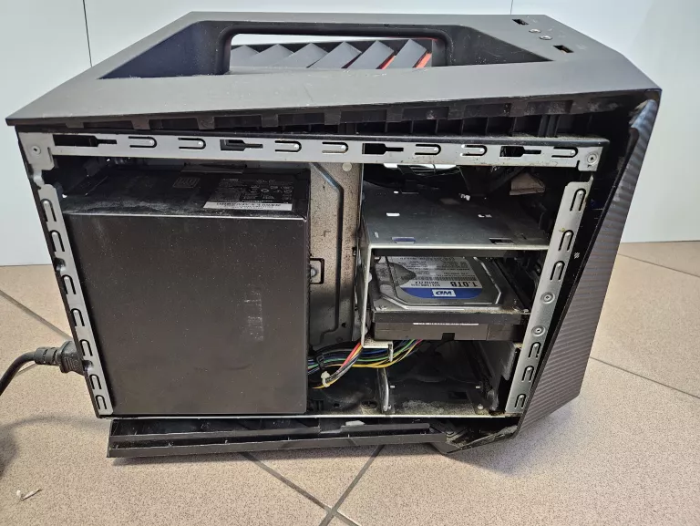 KOMPUTER LENOVO Y720 CUBE 15ISH 8GB 1000GB HDD I5 7GEN RADEON RX480