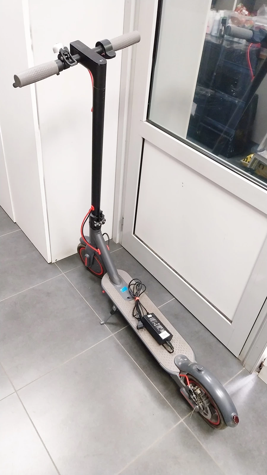 hulajnoga-elektryczna-ugo-x11-black-350-w-25-kmh-daszynskiego-22-wroclaw-gracja