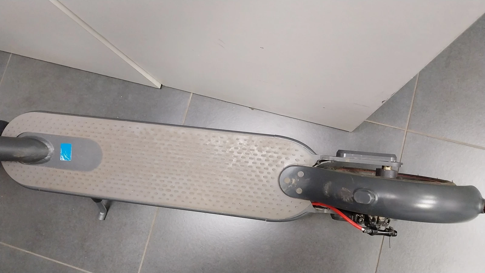 hulajnoga-elektryczna-ugo-x11-black-350-w-25-kmh-kod-producenta-hulajnoga-elektryczna-x11-black