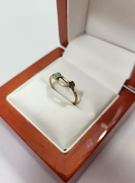 piekny-zloty-pierscionek-zielone-kamyczki-585-116g-rodzaj-2205-2