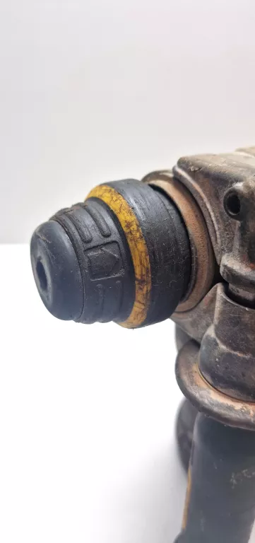 mlotowiertarka-dewalt-dch273-energia-udaru-210