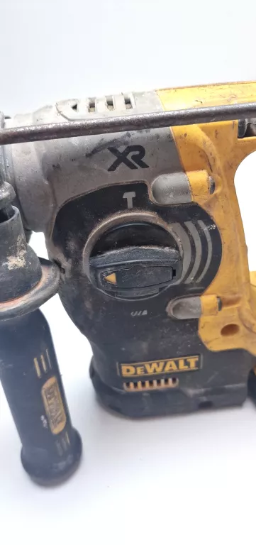 mlotowiertarka-dewalt-dch273-typ-uchwytu-sds-plus