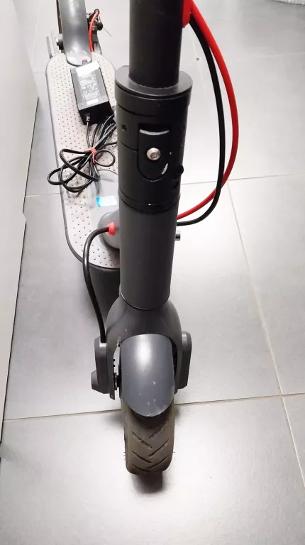 hulajnoga-elektryczna-ugo-x11-black-350-w-25-kmh-predkosc-maksymalna-25