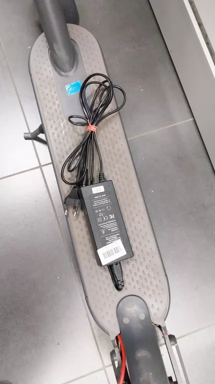 HULAJNOGA ELEKTRYCZNA UGO X11 BLACK 350 W 25 KM/H