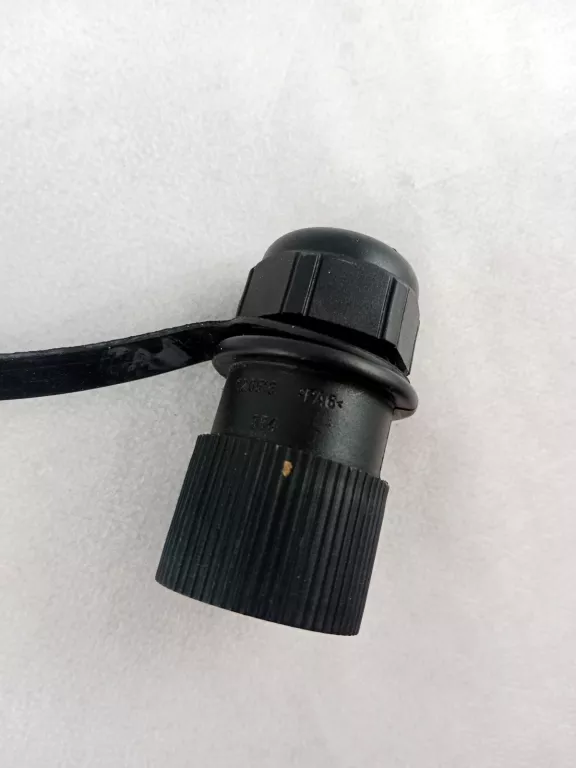 GNIAZDO ELEKTRYCZNE DO PRZYCZEPY 3 PIN, PLASTIKOWE